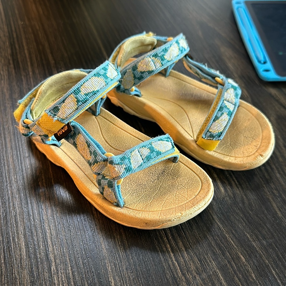 Teva thunder sandals toddler 8